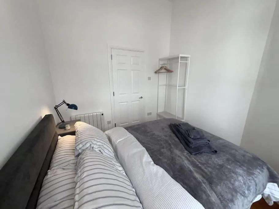 Stylish 2 Bedroom Apartment Dublin 2 0*,  İrlanda